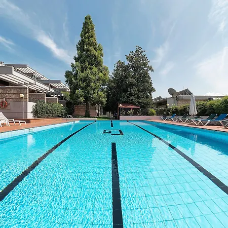 Garden Hotel 4*