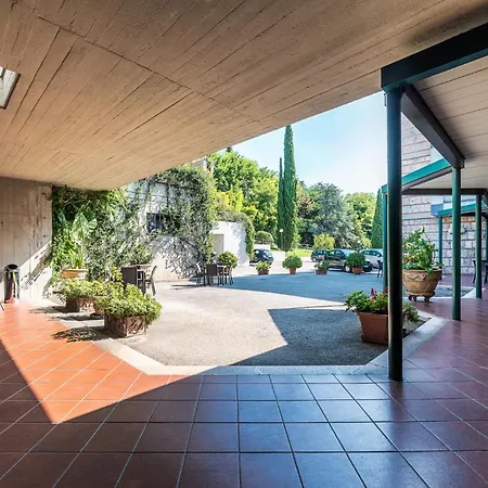 Garden Hotel