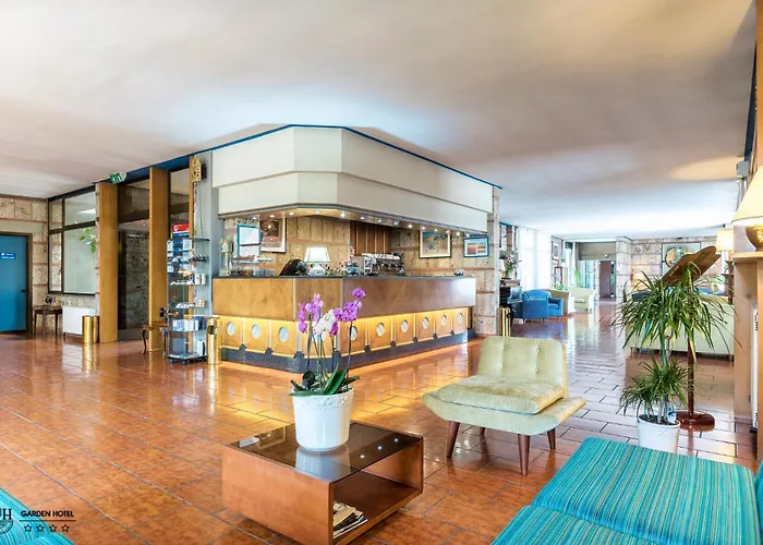 Garden 4*