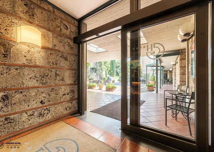 Garden Ξενοδοχείο 4*